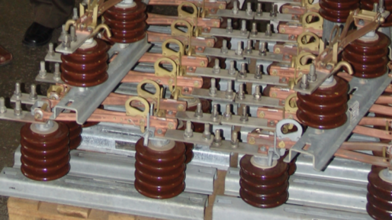 Omnes vos postulo scio de Disconnect SWitches